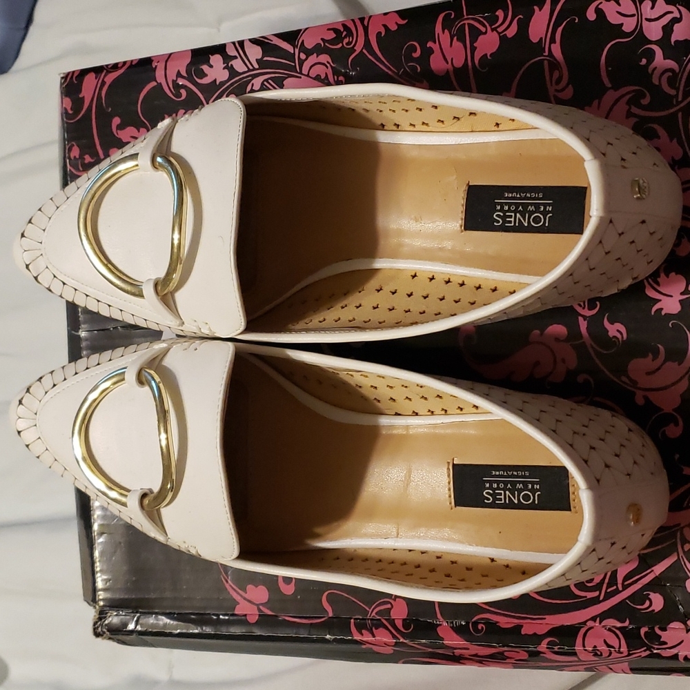 White Jones New York flats